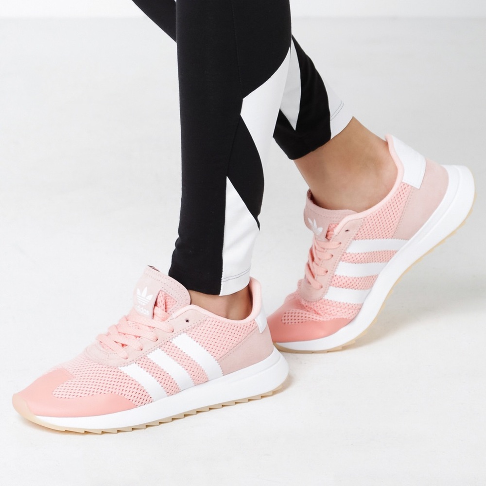Adidas Women’s Haze Coral Flashback Sneakers Sz 7